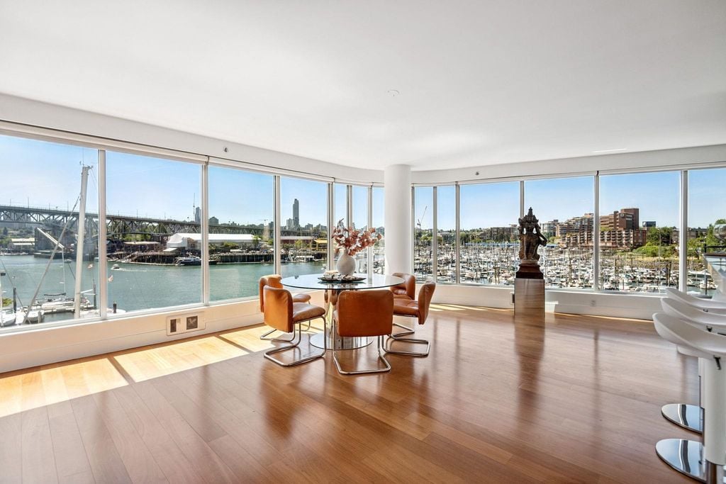 1012 Beach Ave, #301