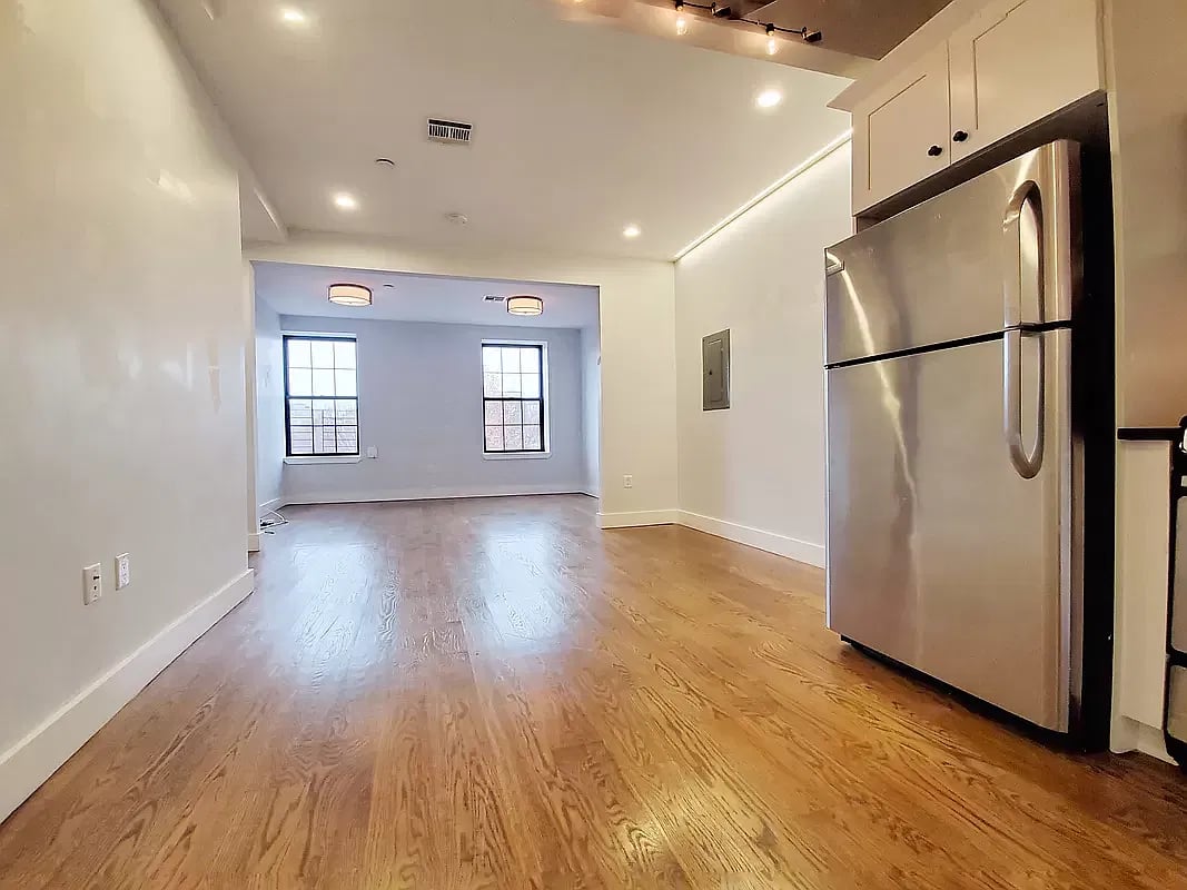 634 Kosciuszko St 3F