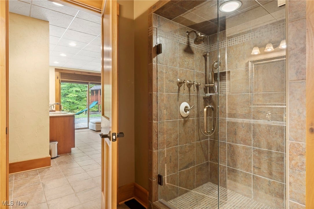 805 Cascades Dr