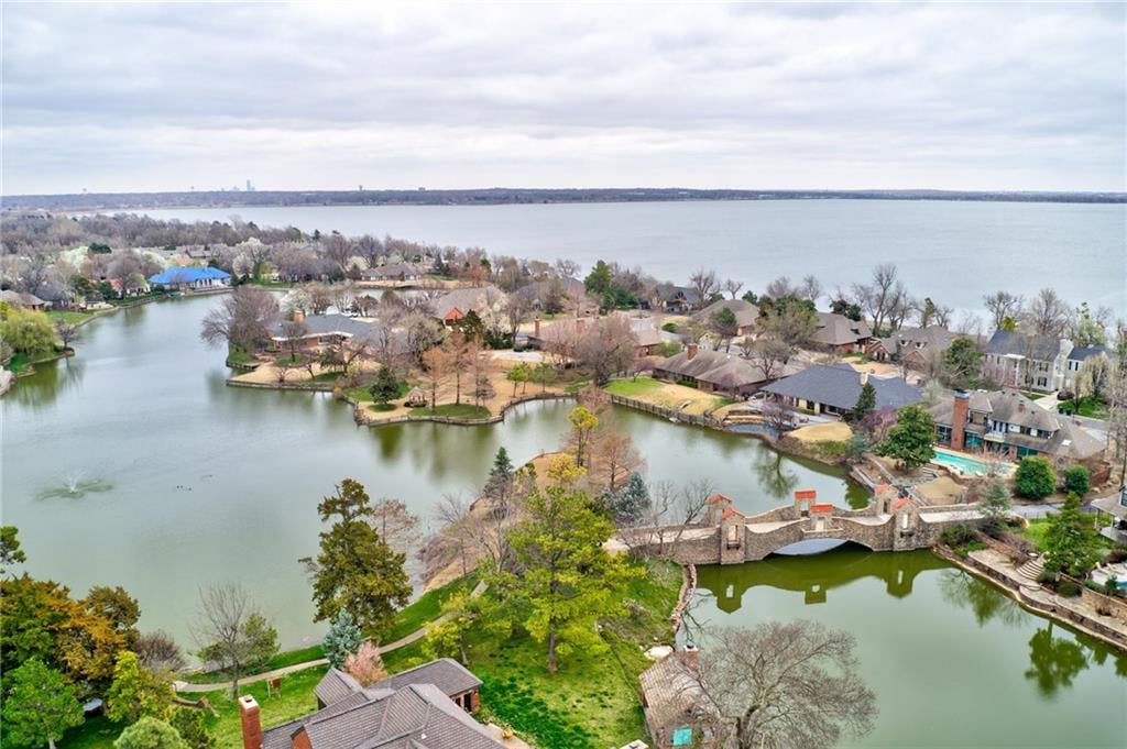 Stonebridge Estates — Gated Lakefront Luxury Home on Lake Overholser - Wyatt Poindexter - The Agency Yukon