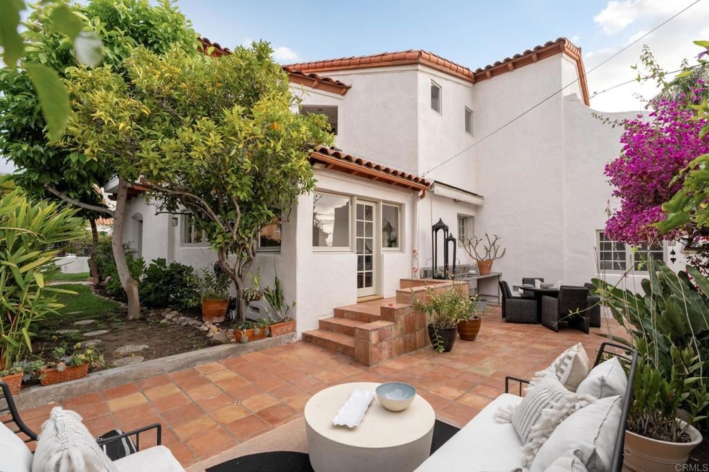 654 Bonair Place