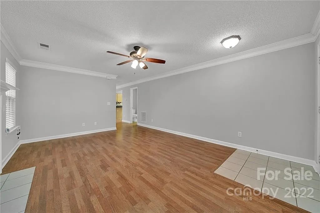 206 Forest Oaks Dr