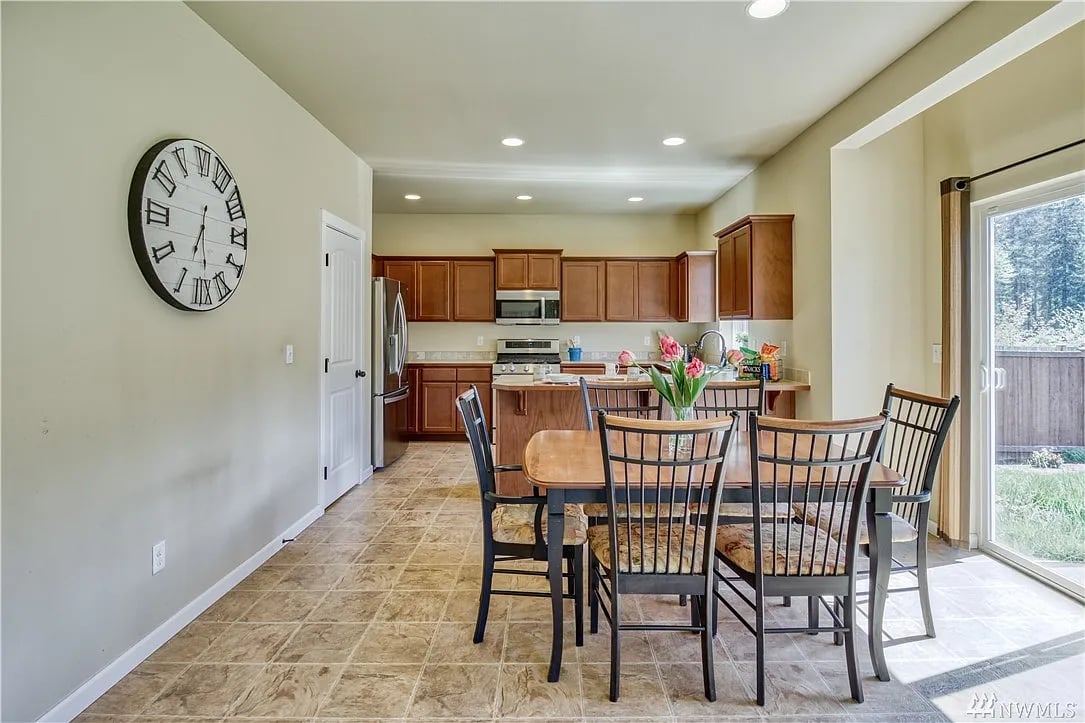 4837 Greenwood Dr SW