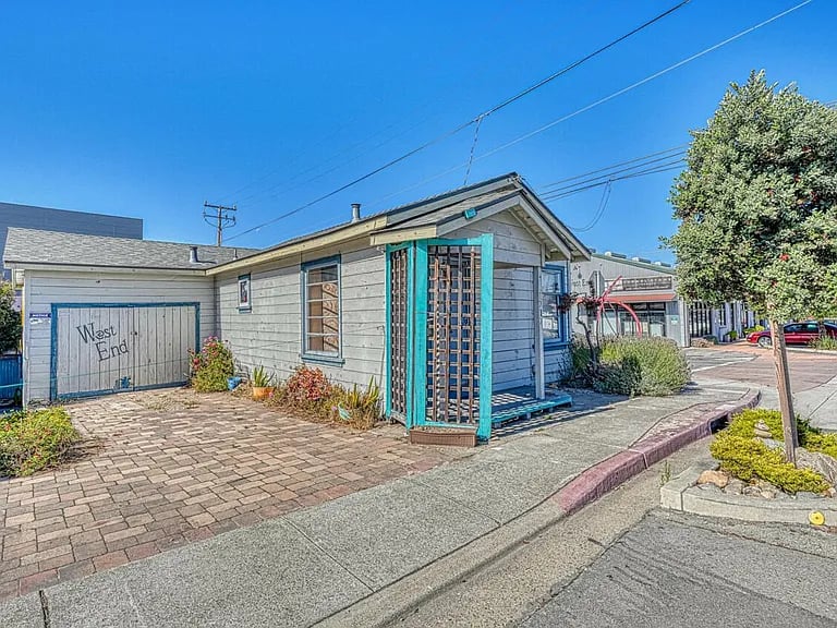 1717 Contra Costa St