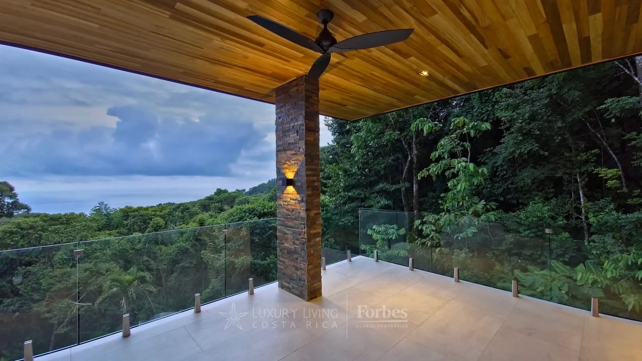 21094N - Luxury Ocean-View Villa in Costa Verde - The Jade Horizon