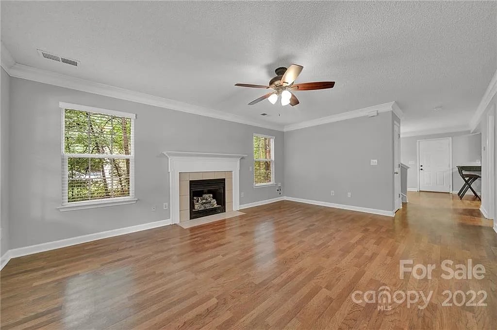 206 Forest Oaks Dr