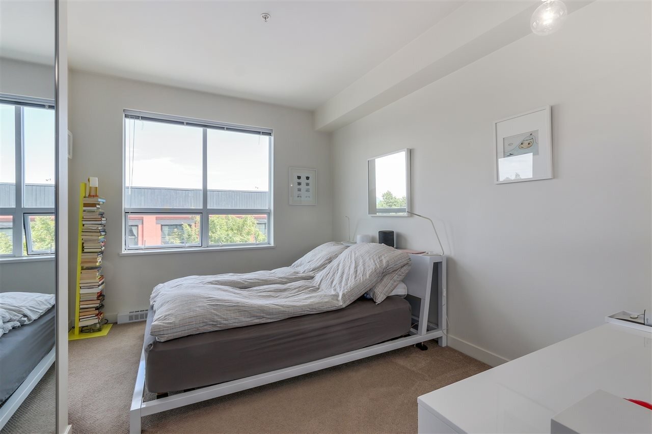 3333 Main St, #305