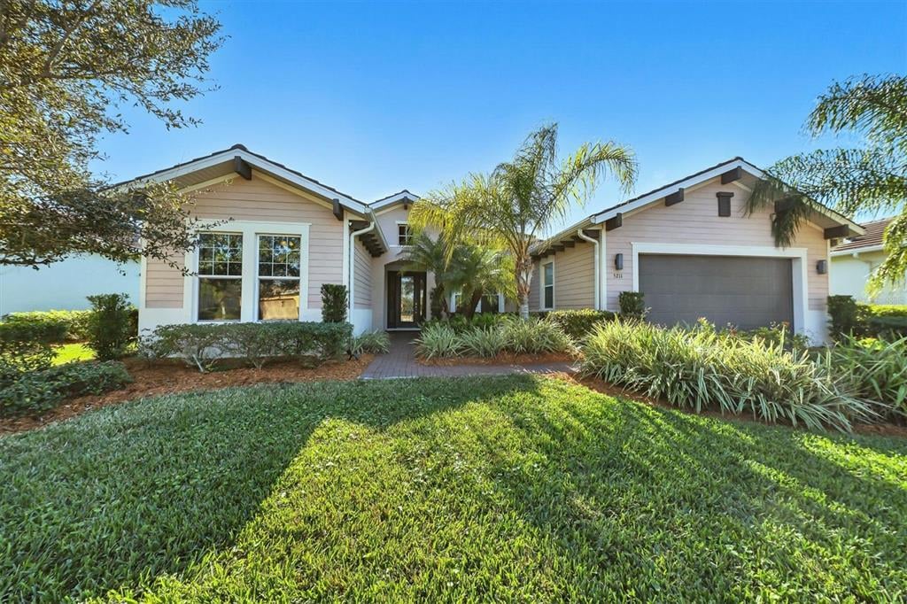 5211 Lake Overlook Ave, Bradenton, FL 34208