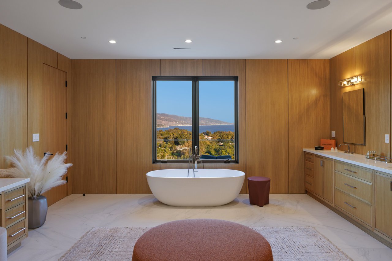 7052 Dume Dr, malibu