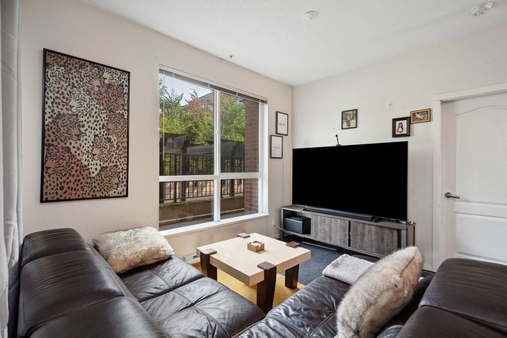 1135 Windsor Mews, #111