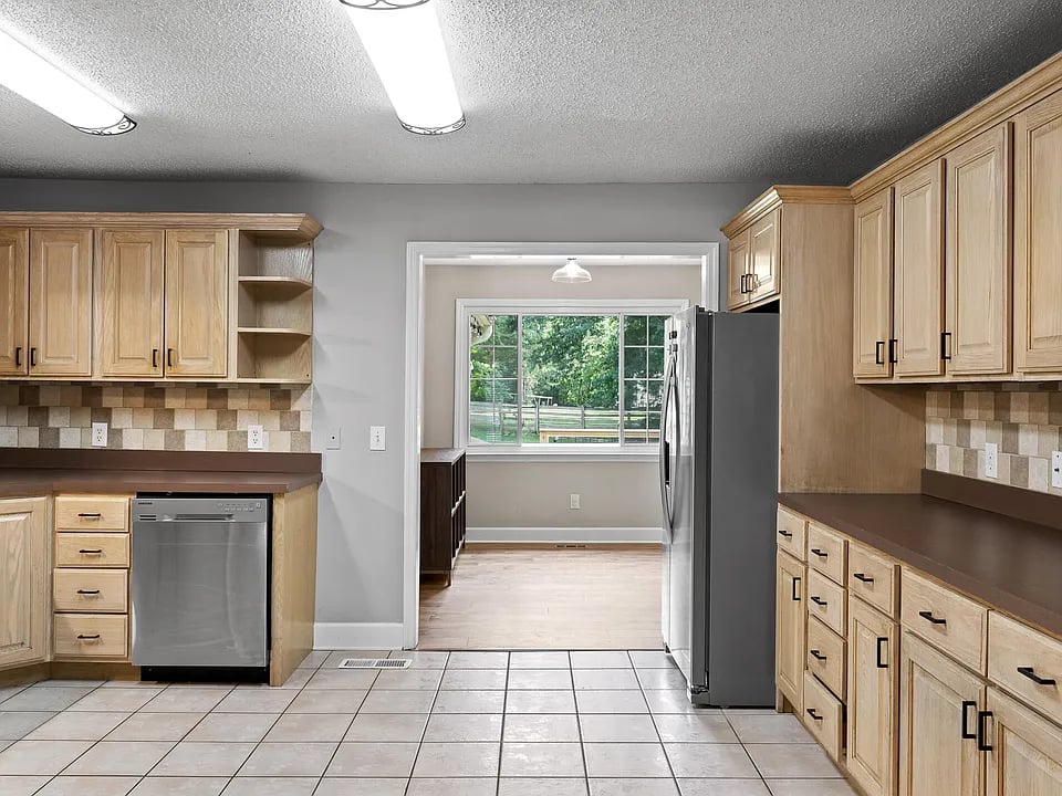 7713 Diamondhead Dr