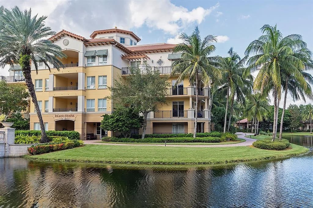 16135 Emerald Estates Dr #271