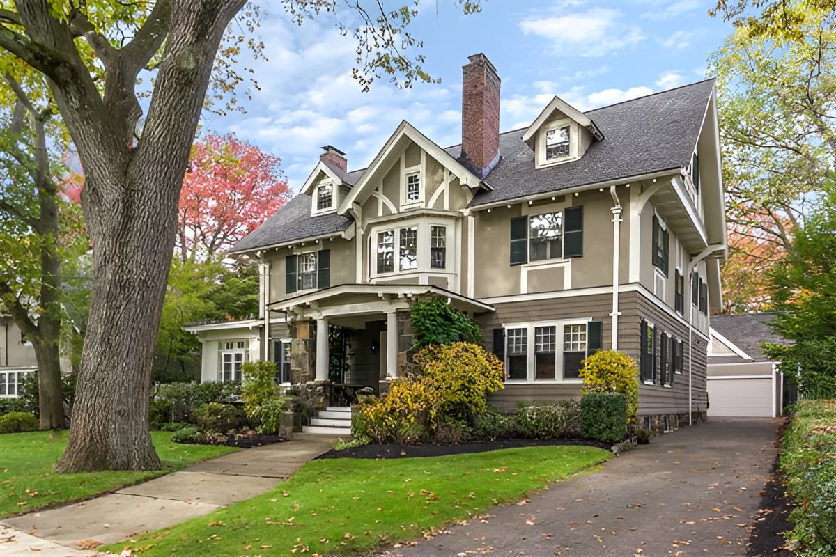 15 Everett Ave