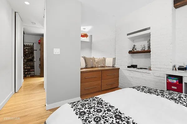 118 Suffolk Street #2A