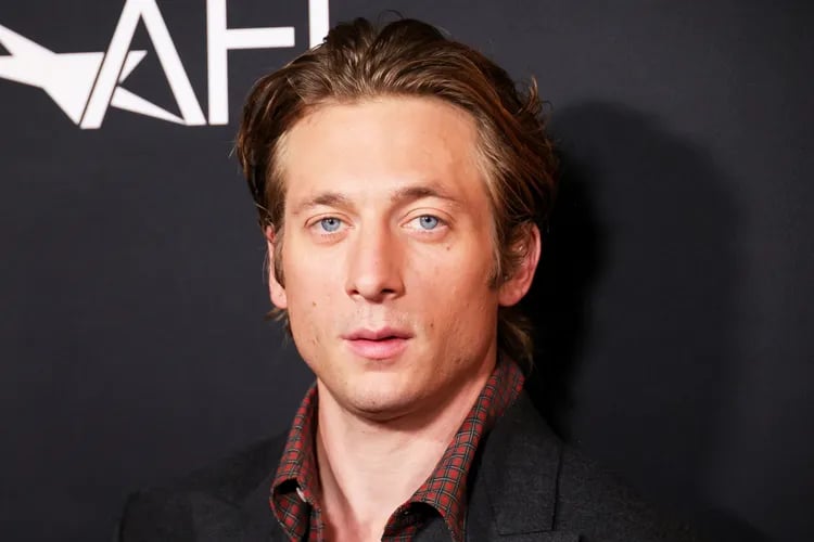 Jeremy Allen White Is 'Obsessed' with Real Estate and Dreamt of Moving to This Unexpected City