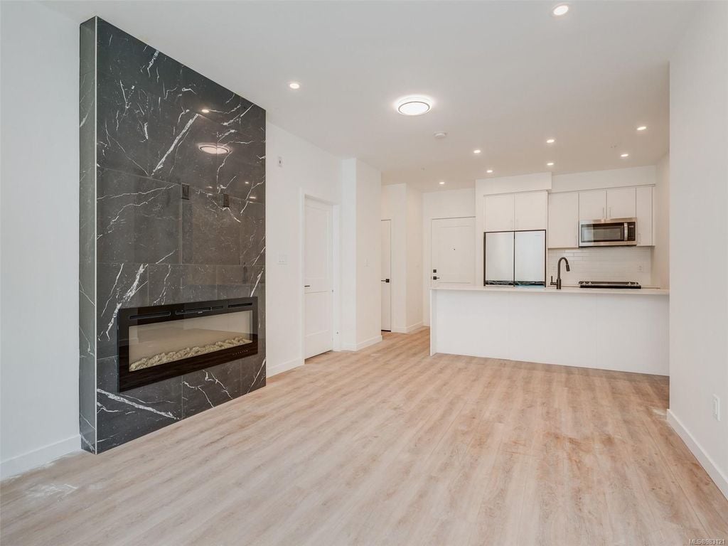 654 Granderson Rd, #212