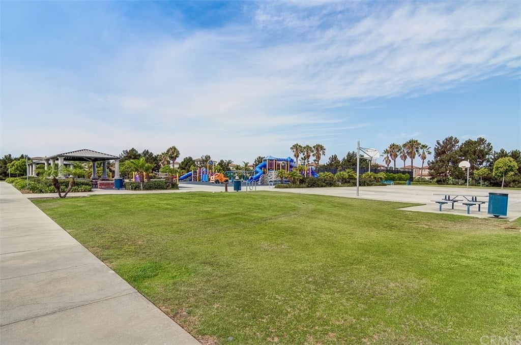7461 Shelter Cove Cir