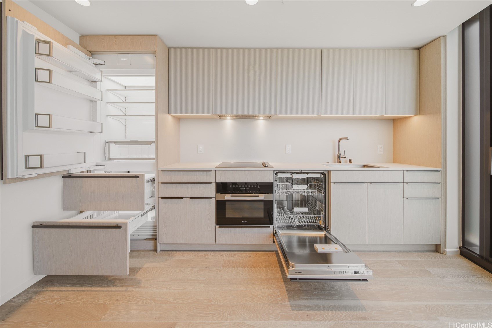 333 Ward Avenue #1908