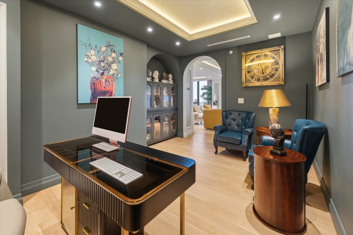 100 Carlyle Drive VG6