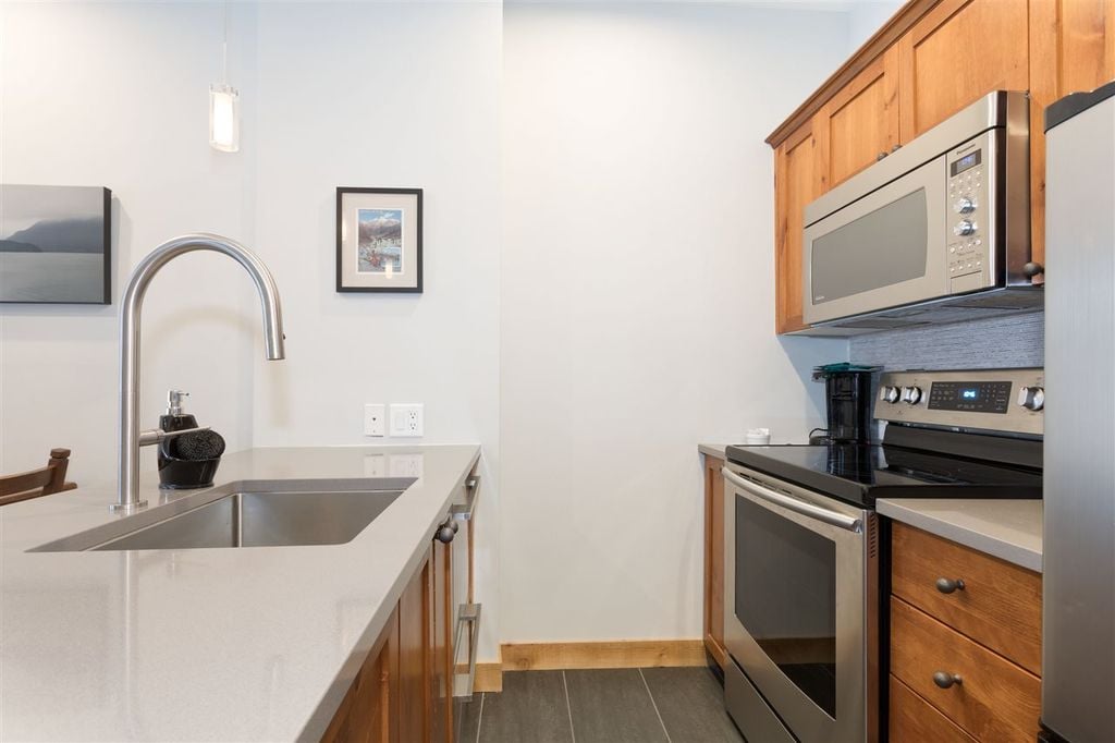 4660 Blackcomb Wy #222