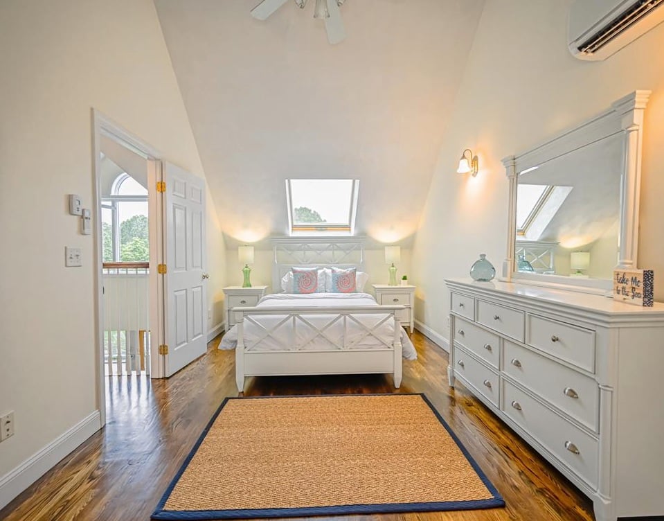 47 Schoolhouse Rd