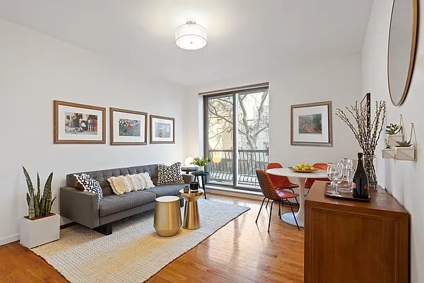 344 De Graw Street #2D