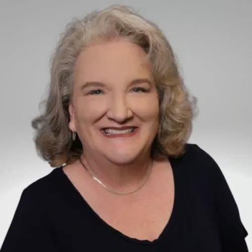 Kimberly Crowder Oak Ridge, TN Real Estate Agent Headshot