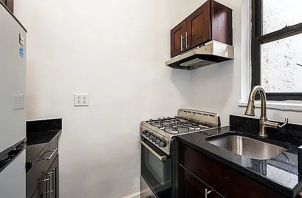 315 W 21st St APT 2A