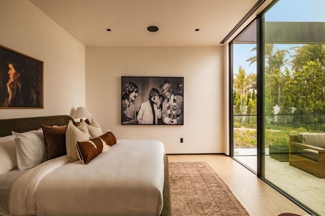 Skyreach Manor, Dume Dr, 90265