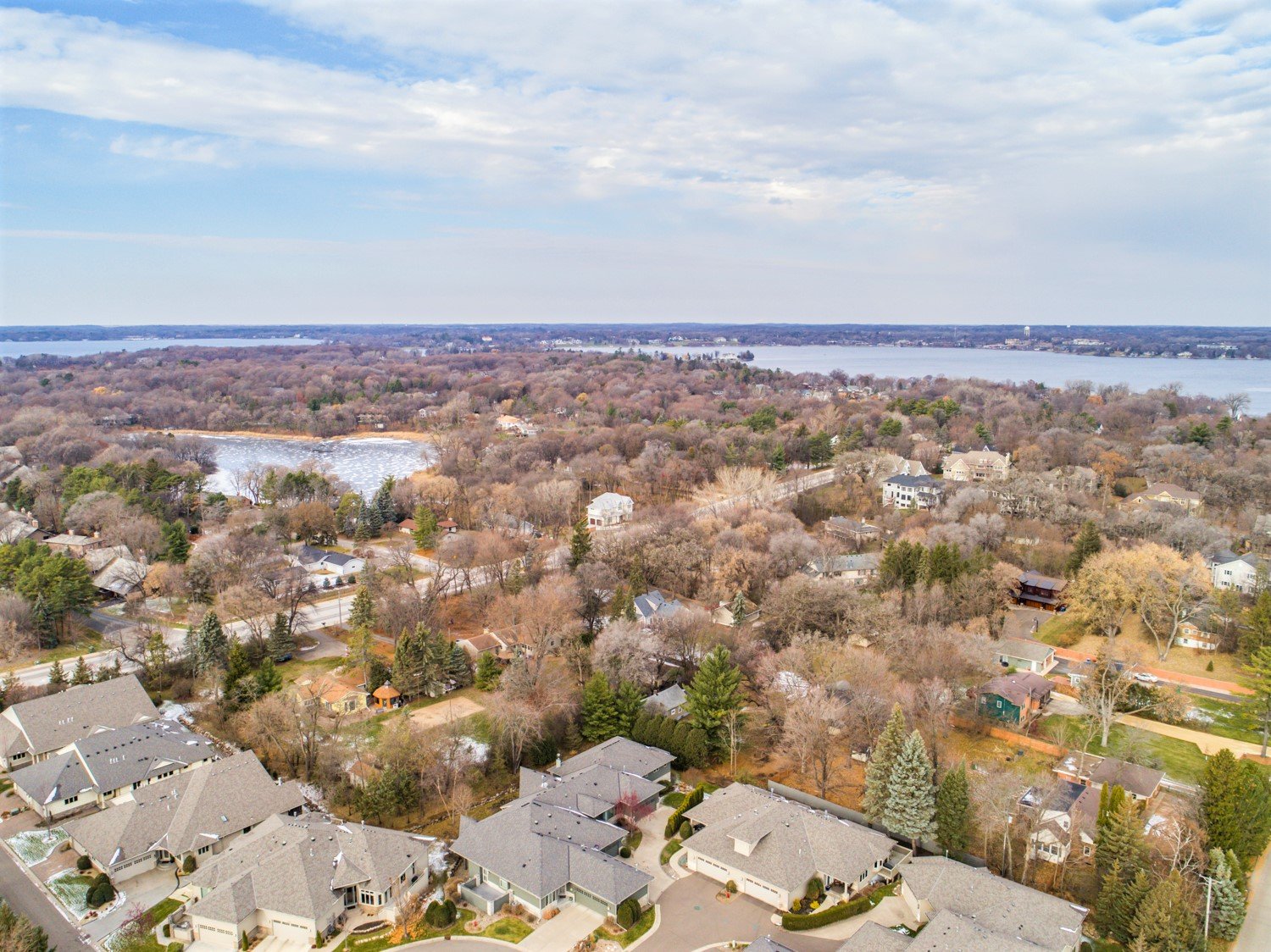 Luxurious Walkout End-Unit in Private Setting