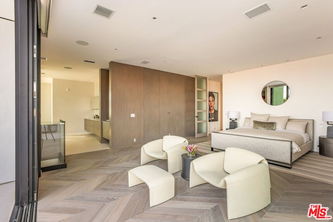 Monarch Crest, Sierra Mar Pl, 90069