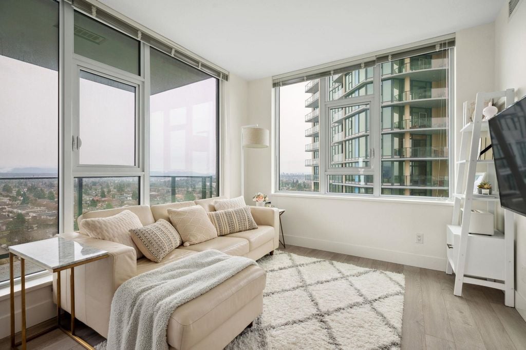 7358 Edmonds St, #2105
