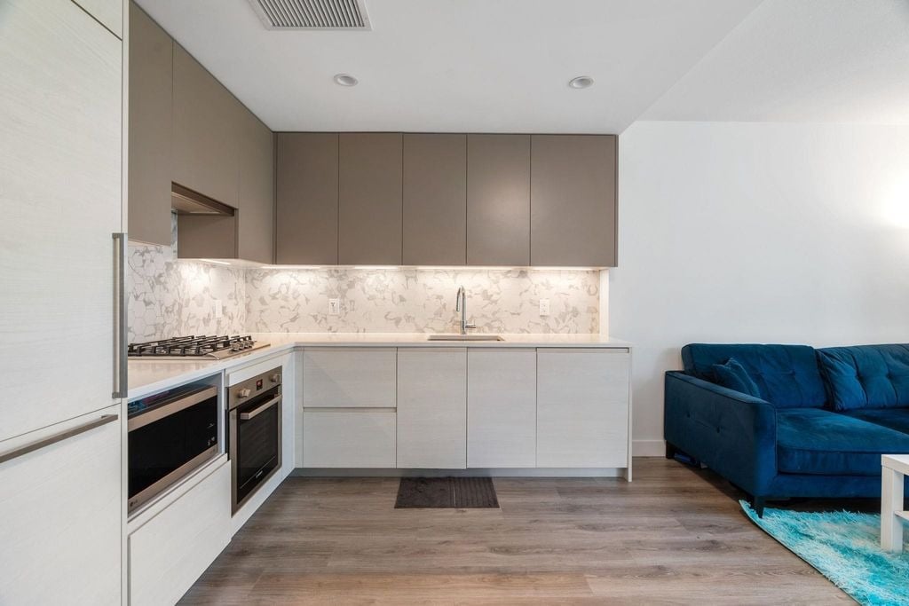 8138 Fraser St, #208