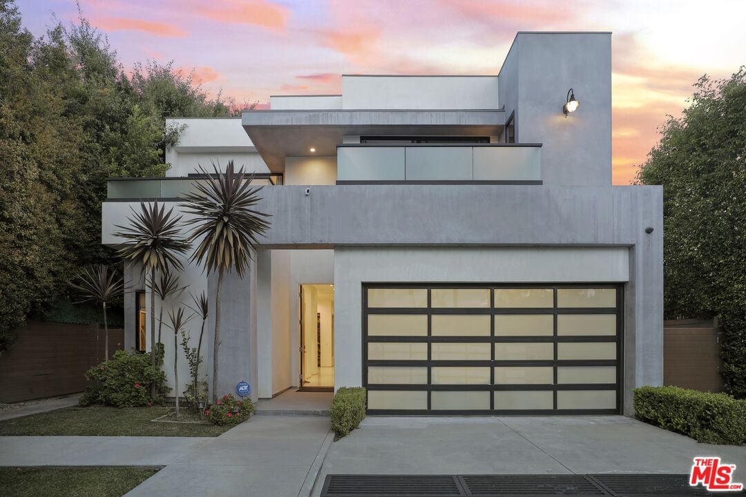 N Crescent Heights Blvd, 90046