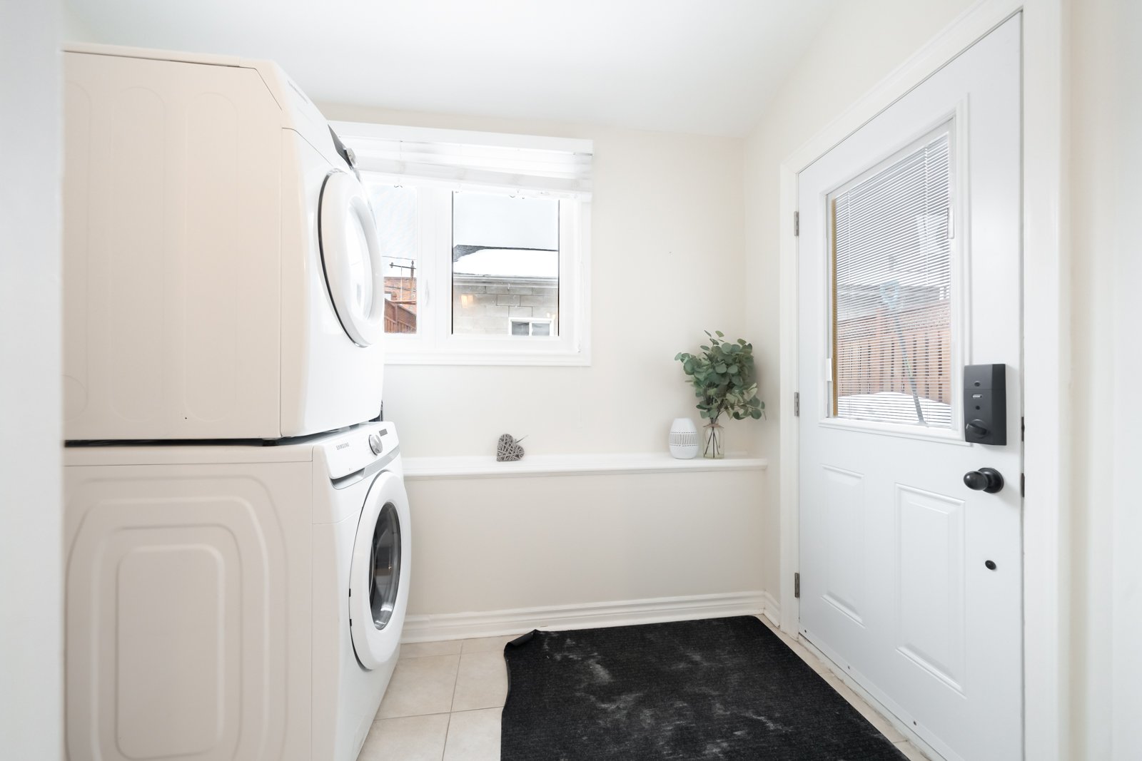 135 Sellers Ave 