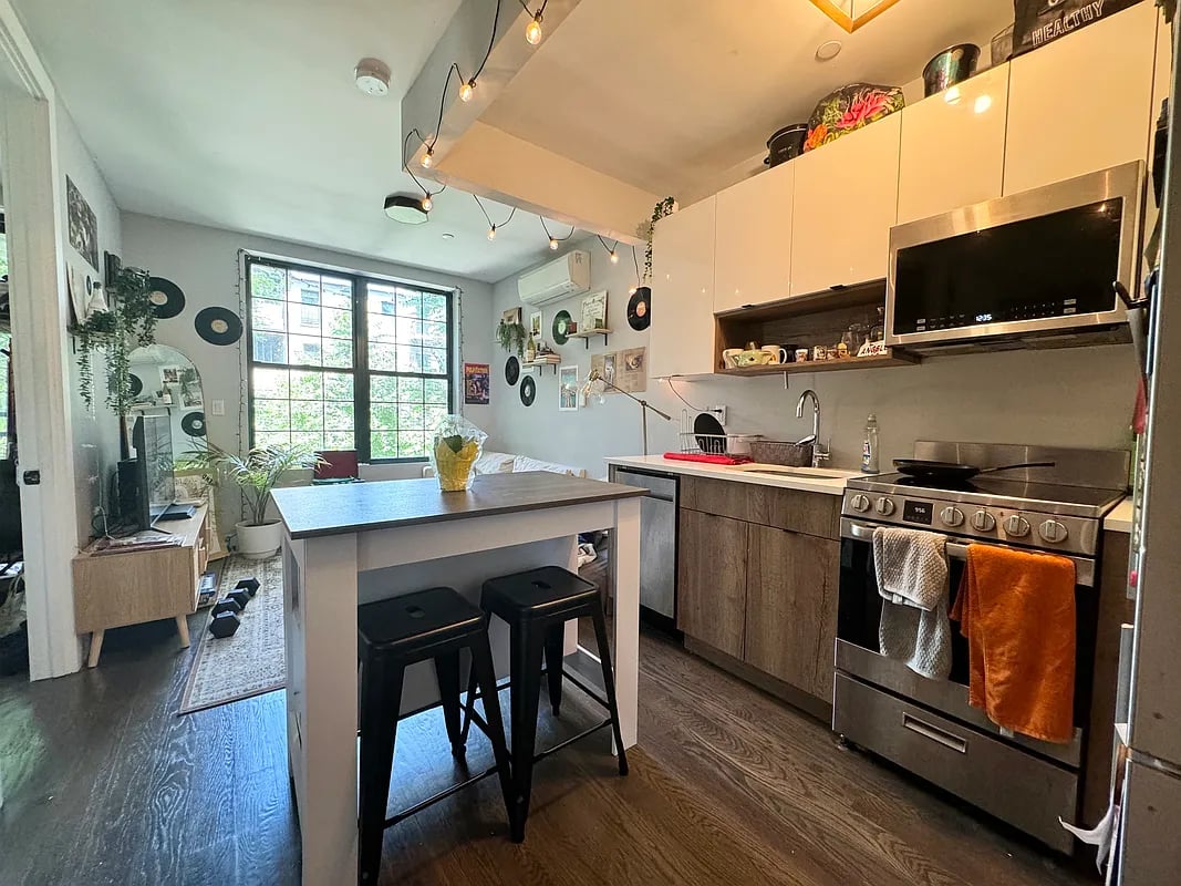 771 Lexington Avenue 2B