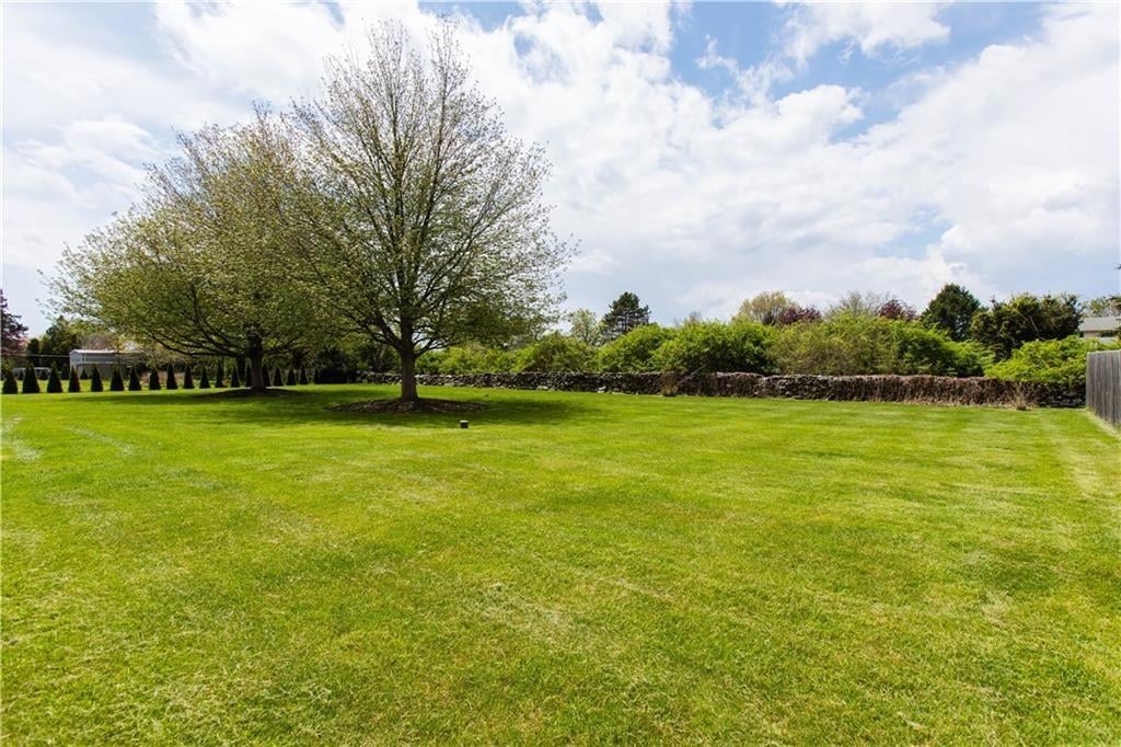 8 Barton Lane, Middletown RI, 02842