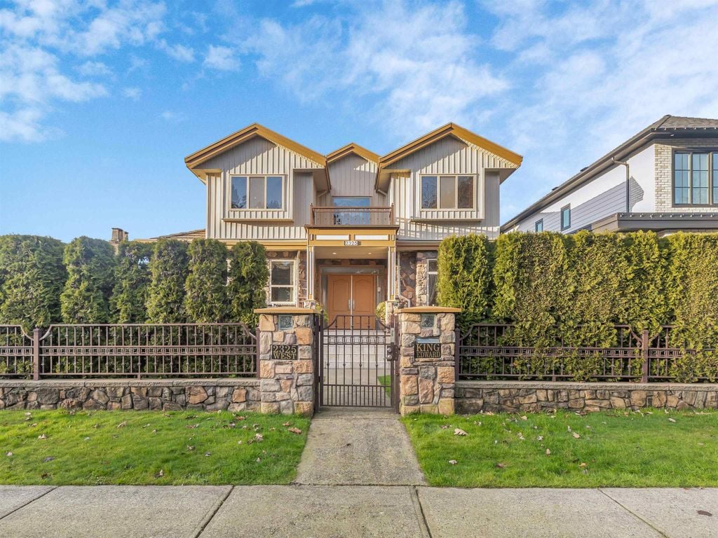 2325 W King Edward Ave