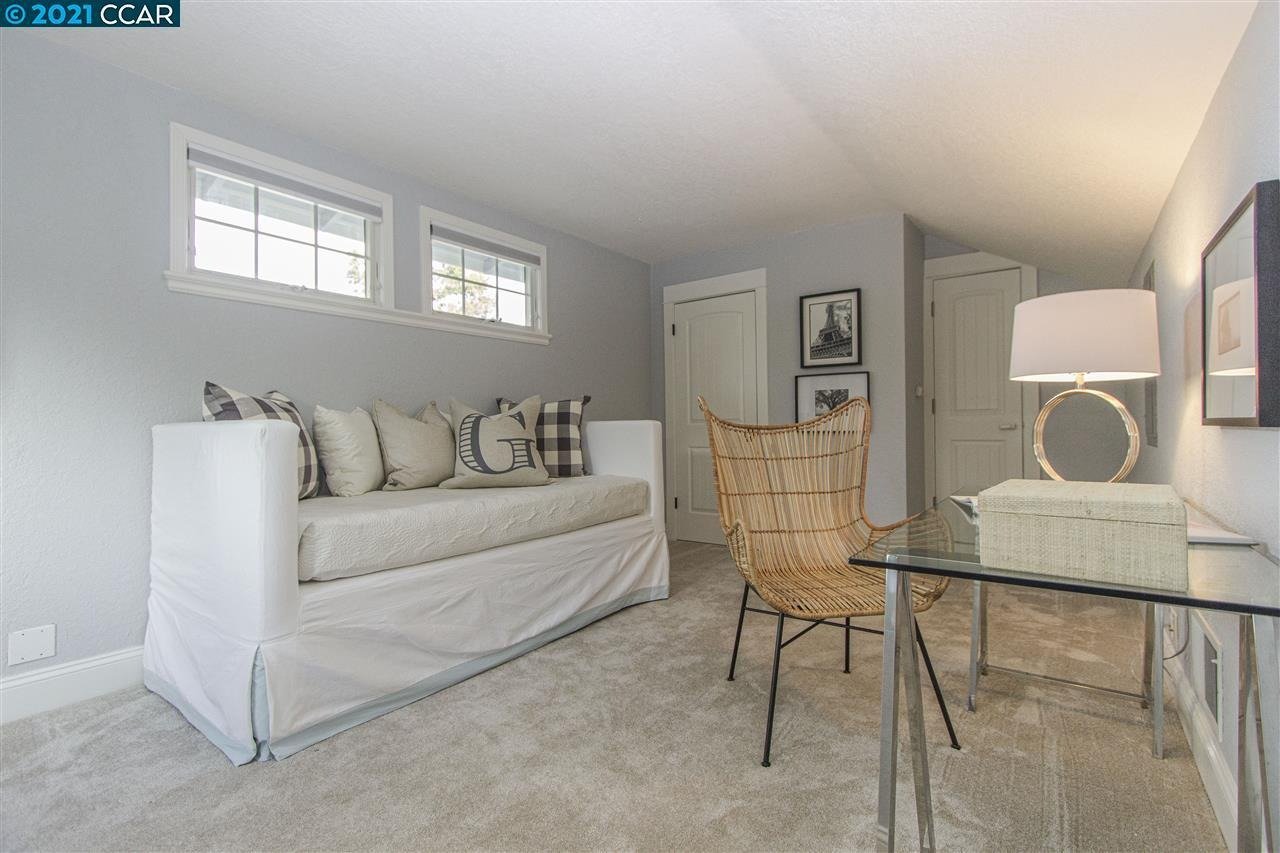 8 Foothill Park Ter