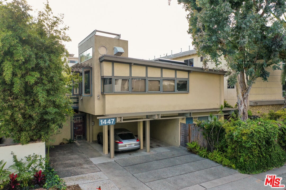1447 S Westgate Ave