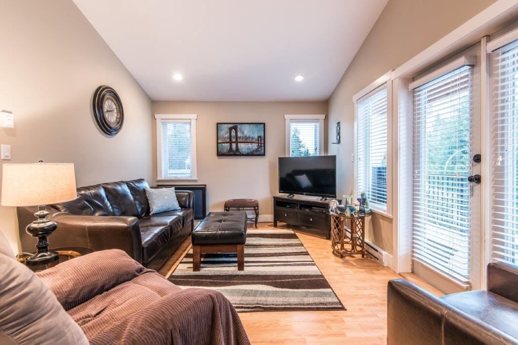 1002 Cypress Pl