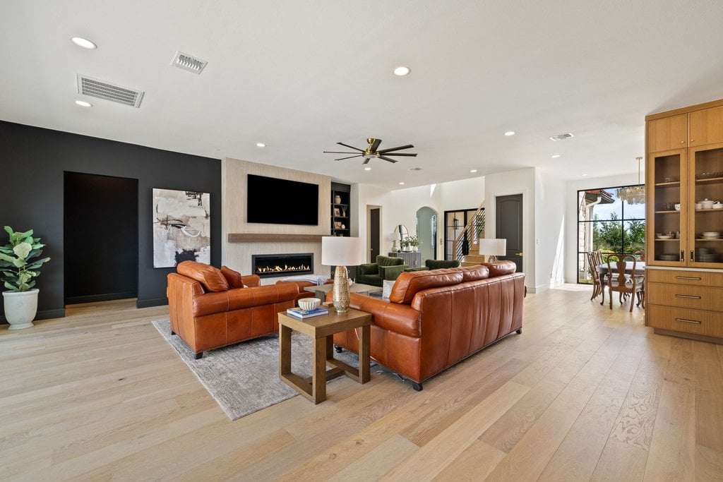34 Autumn Oaks
