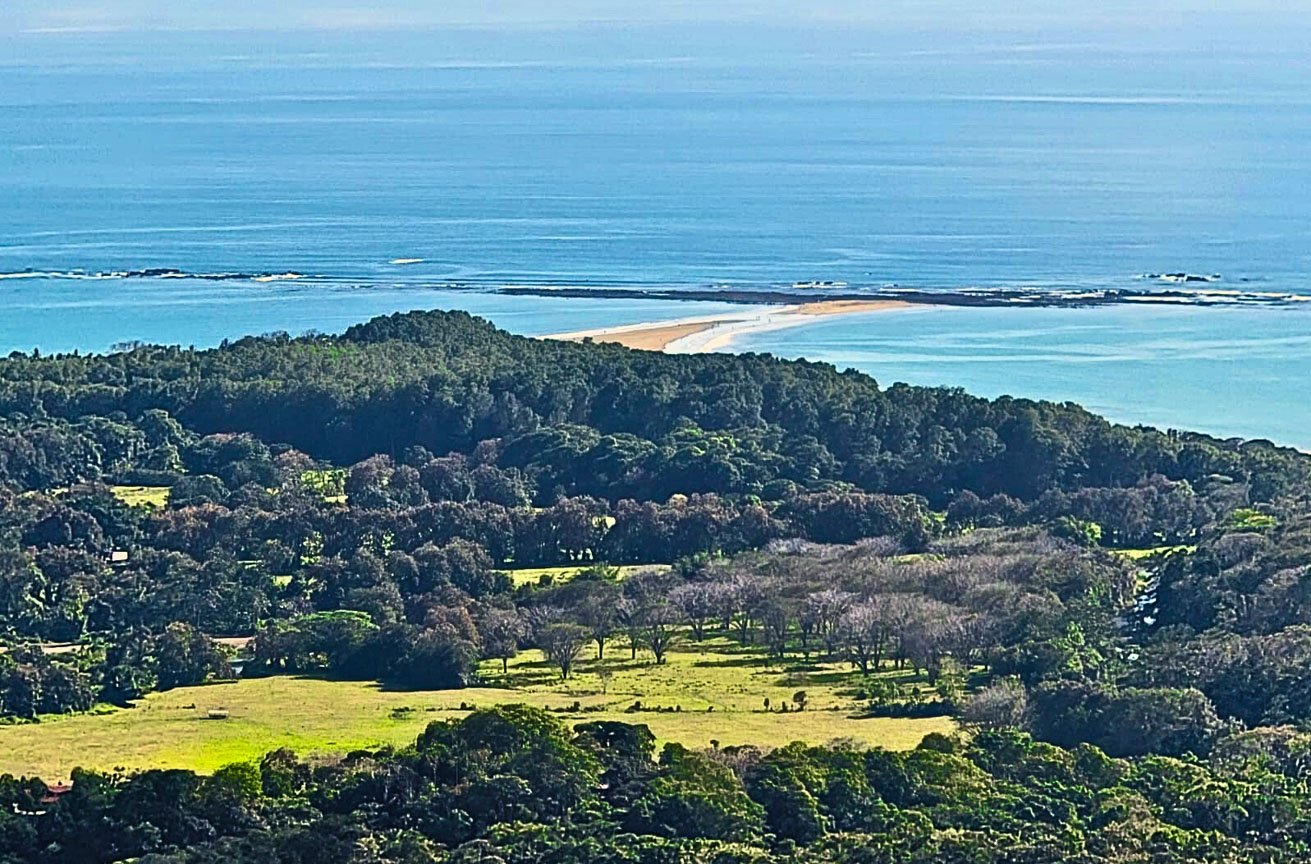 Large Uvita Lot With Whale’s Tail Ocean Views, Sunsets & Legal Water – Ready to Build!