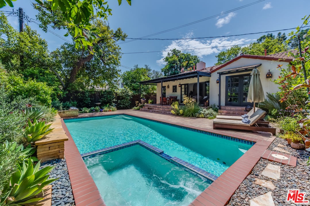 1738 N Ogden Dr