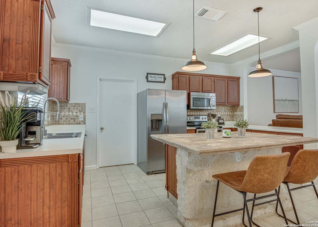 3422 Maitland