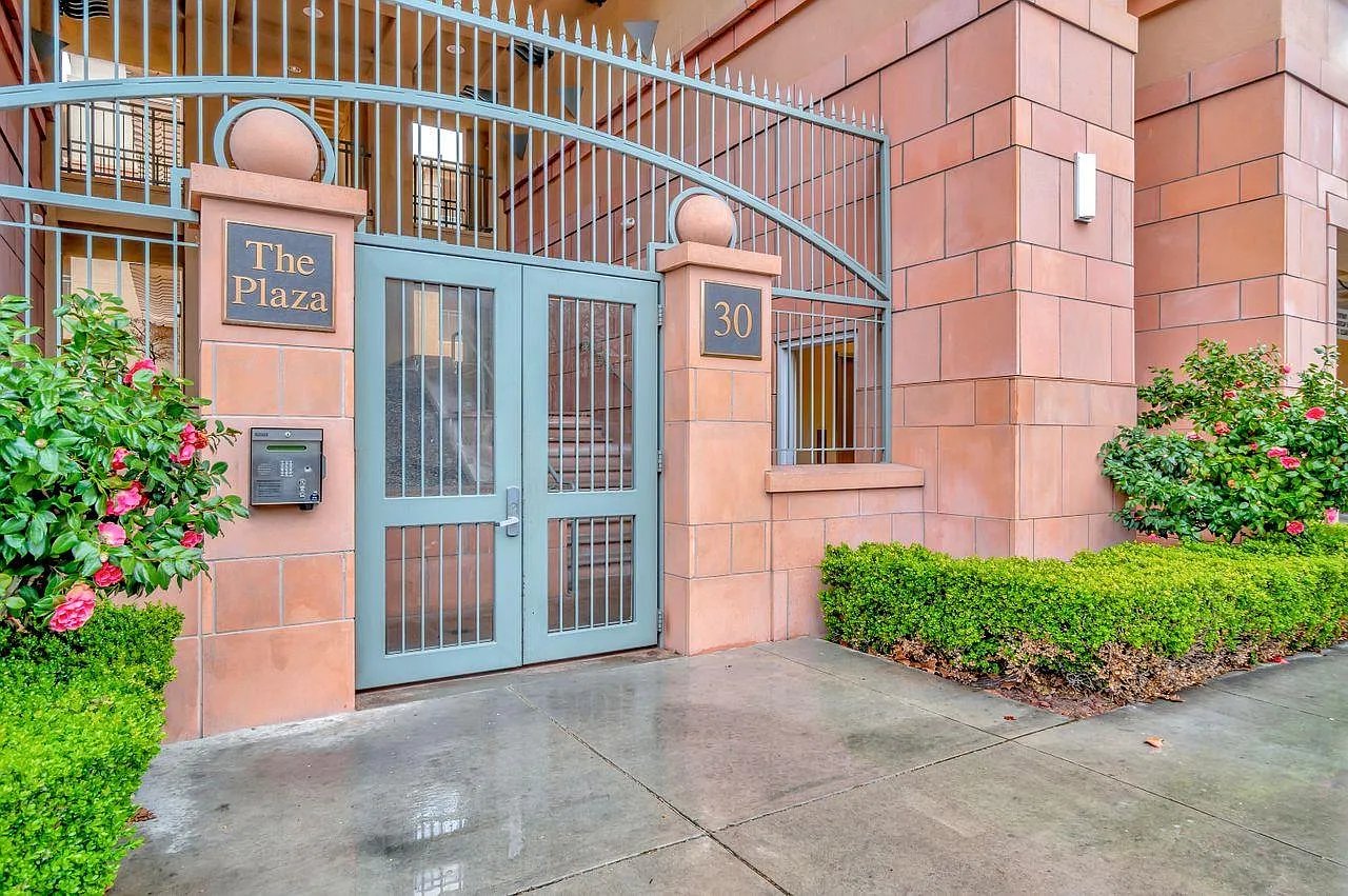30 E Julian ST 219