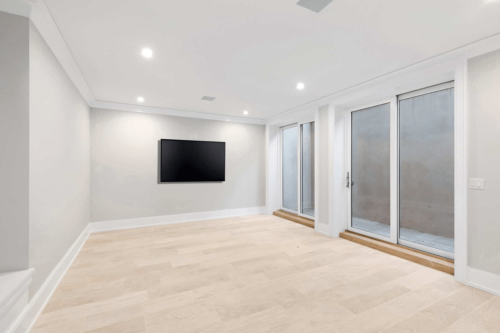77 Newman Ave
