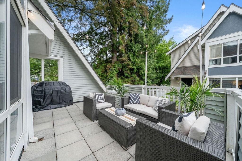 995 Lynn Valley Rd, #3