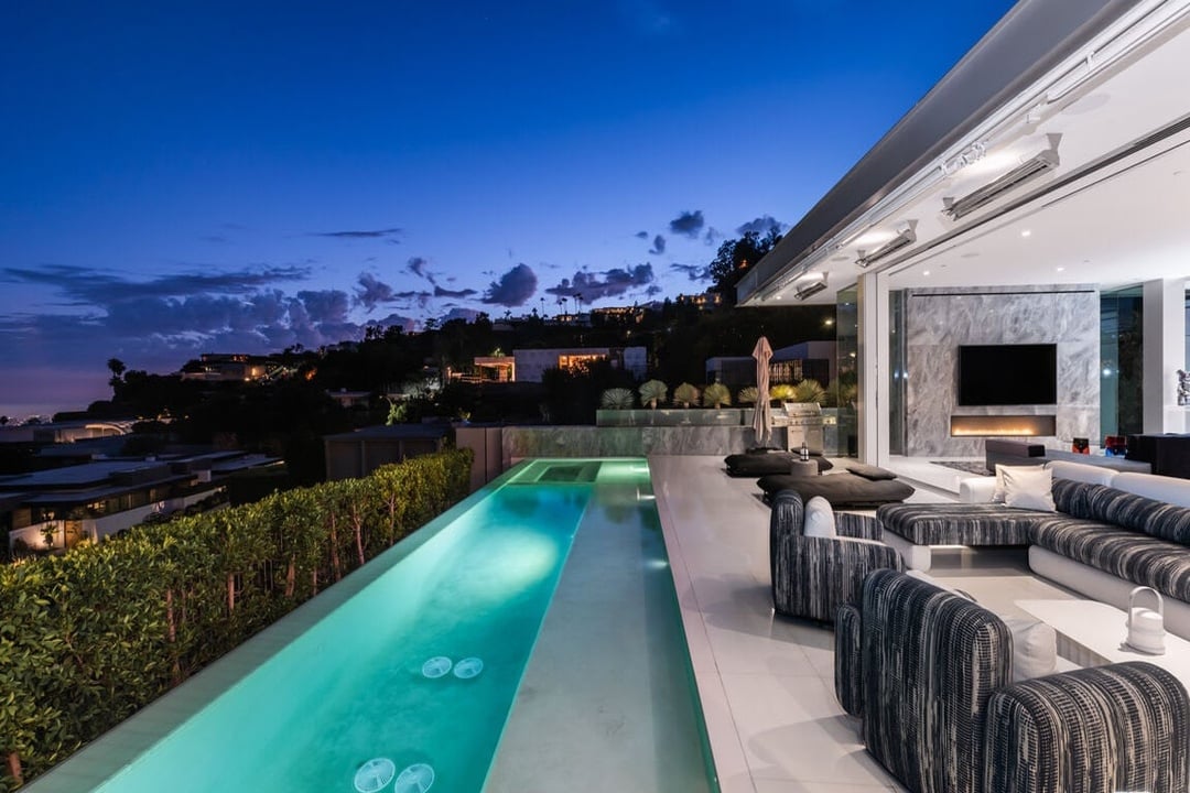 Velvet House