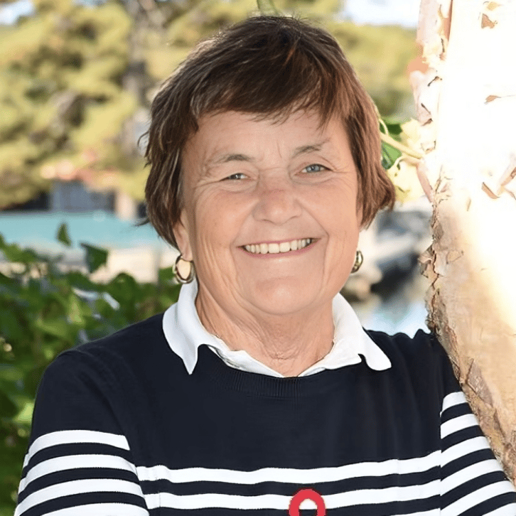 Ellen Watts Meredith, NH Real Estate Agent Headshot